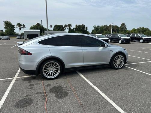 Silver Metallic 2018 Tesla Model X P100D