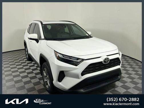 Ice Cap 2024 Toyota RAV4 XLE