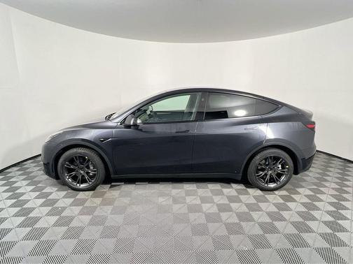 2025 Tesla Model Y Long Range Dual Motor All-Wheel Drive