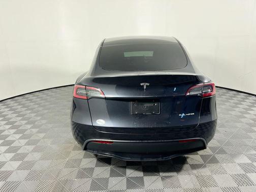 2025 Tesla Model Y Long Range Dual Motor All-Wheel Drive