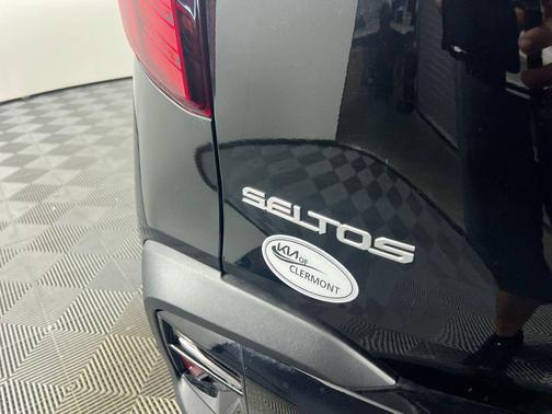 Fusion Black 2026 Kia Seltos S