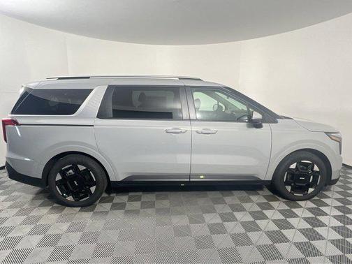 2025 Kia Carnival EX