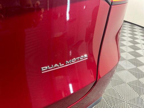 2024 Tesla Model Y Performance Dual Motor All-Wheel Drive