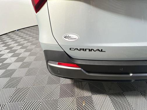 Ivory Silver 2026 Kia Carnival SX Prestige