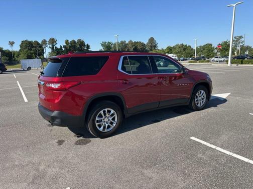 Cajun Red Tintcoat 2021 Chevrolet Traverse LT Cloth