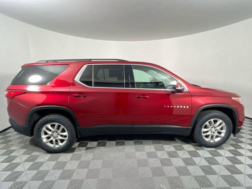 Cajun Red Tintcoat 2021 Chevrolet Traverse LT Cloth