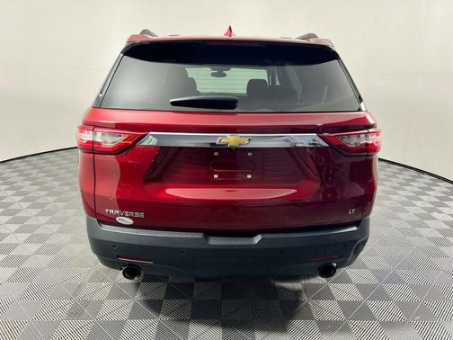 Cajun Red Tintcoat 2021 Chevrolet Traverse LT Cloth