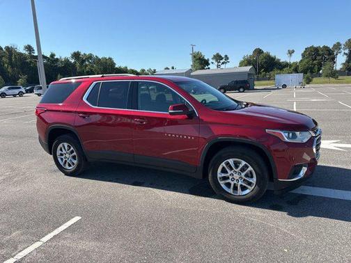 Cajun Red Tintcoat 2021 Chevrolet Traverse LT Cloth