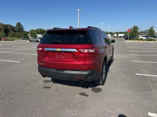 Cajun Red Tintcoat 2021 Chevrolet Traverse LT Cloth