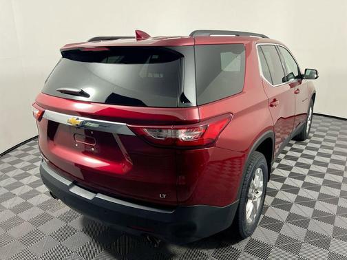 Cajun Red Tintcoat 2021 Chevrolet Traverse LT Cloth