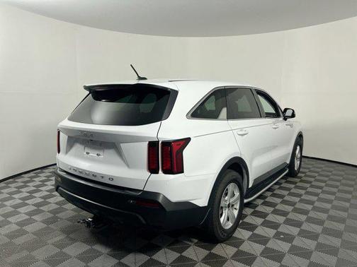 2022 Kia Sorento LX