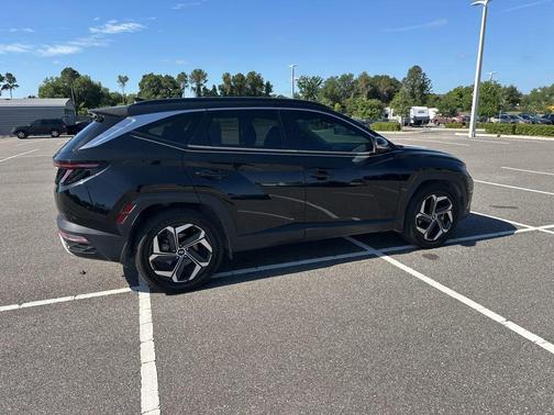 Phantom Black 2022 Hyundai TUCSON Limited