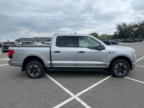 2023 Ford F-150 Lightning XLT