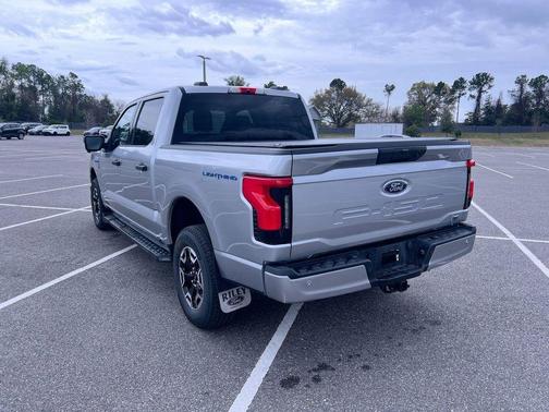 2023 Ford F-150 Lightning XLT