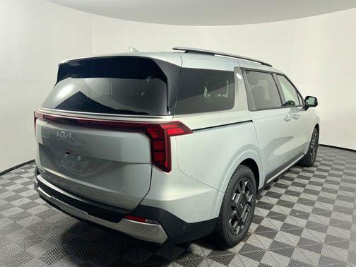 2025 Kia Carnival SX