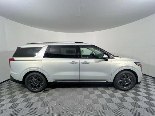 2025 Kia Carnival SX
