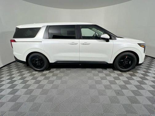 Snow White Pearl 2026 Kia Carnival LXS