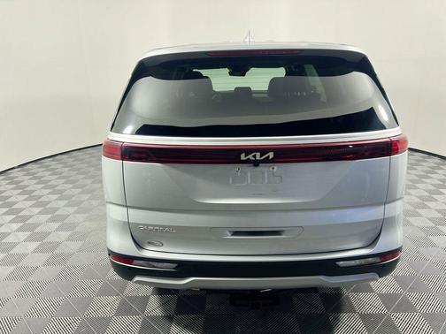2022 Kia Carnival LX