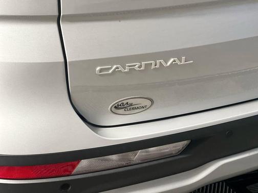 2022 Kia Carnival LX