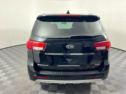 Aurora Black 2018 Kia Sedona SX