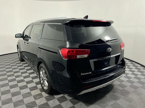 Aurora Black 2018 Kia Sedona SX