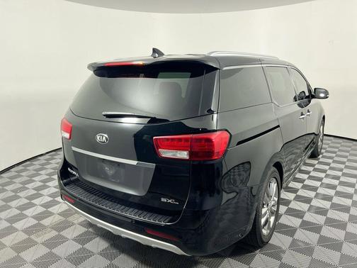Aurora Black 2018 Kia Sedona SX