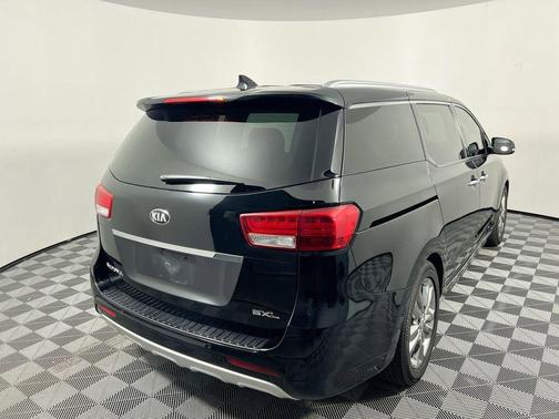 Aurora Black 2018 Kia Sedona SX