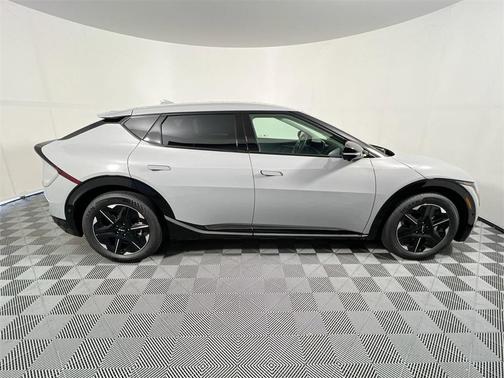 2025 Kia EV6 Wind