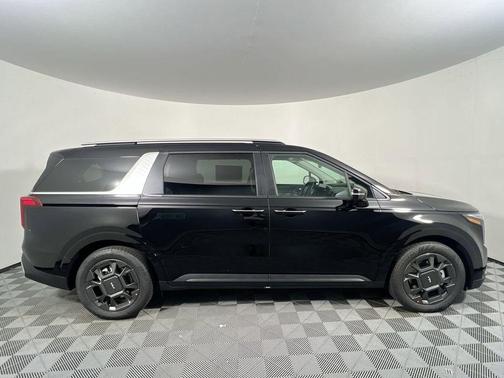 Aurora Black Pearl 2026 Kia Carnival Hybrid EX
