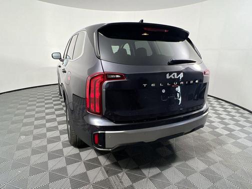 Gravity Gray 2024 Kia Telluride LX