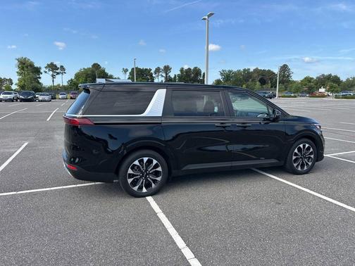 Aurora Black Pearl 2024 Kia Carnival EX