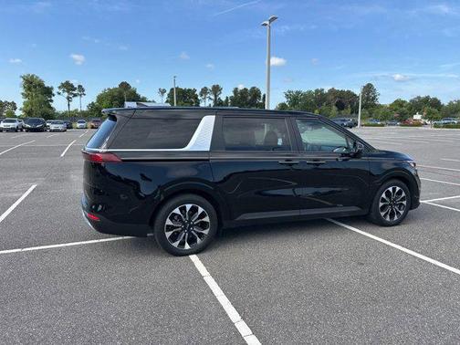 Aurora Black Pearl 2024 Kia Carnival EX