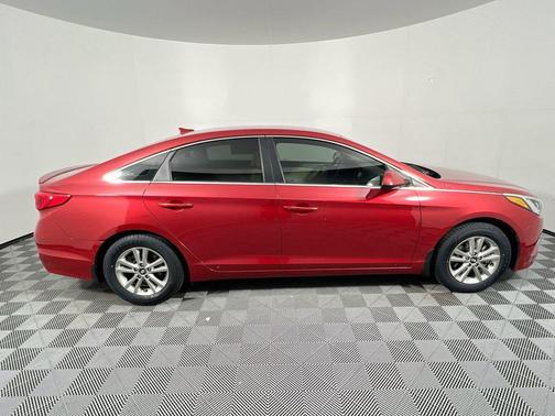 2017 Hyundai SONATA SE