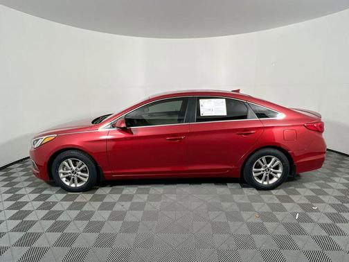 2017 Hyundai SONATA SE