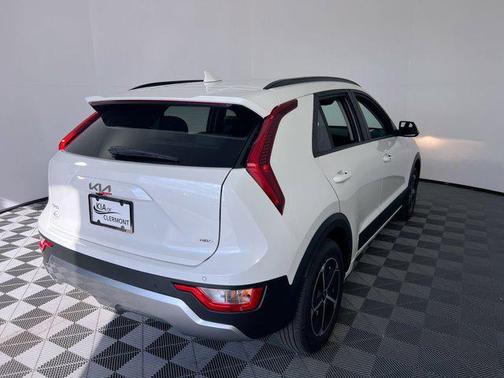 2025 Kia Niro EX