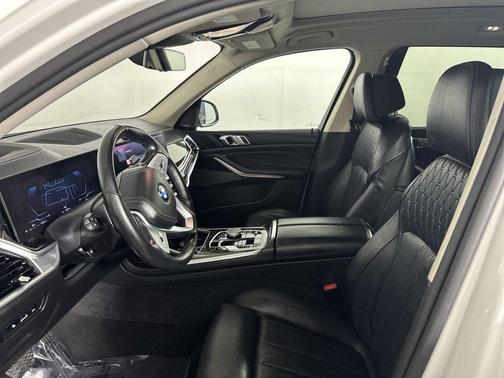 Alpine White 2025 BMW X7 xDrive40i