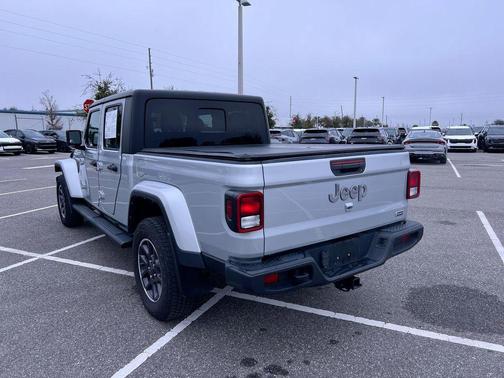 2022 Jeep Gladiator Overland