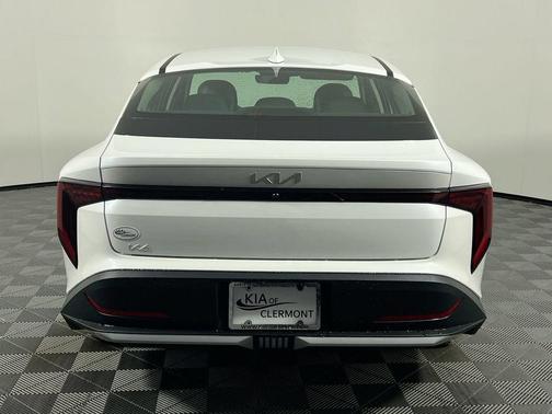 Snow White Pearl 2026 Kia K4 LX