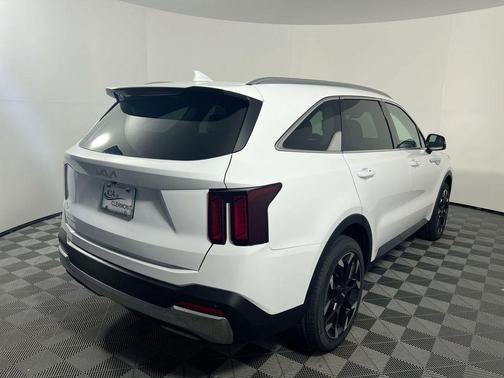 Glacial White Pearl 2026 Kia Sorento EX