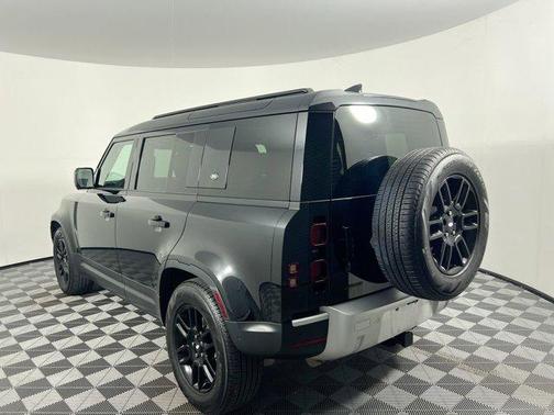 2024 Land Rover Defender 110 P300
