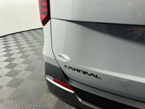 Ceramic Silver 2026 Kia Carnival Hybrid SX