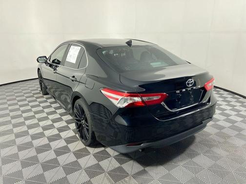 2019 Toyota Camry Hybrid LE