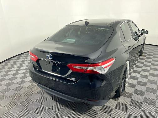2019 Toyota Camry Hybrid LE