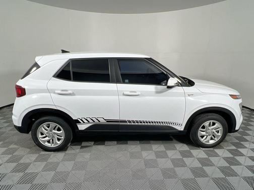 2021 Hyundai VENUE SE