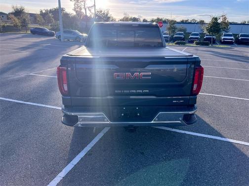 2022 GMC Sierra 1500 SLT