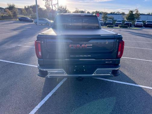 2022 GMC Sierra 1500 SLT