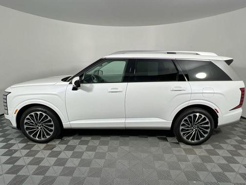 Creamy White Pearl 2026 Hyundai Palisade Hybrid Calligraphy