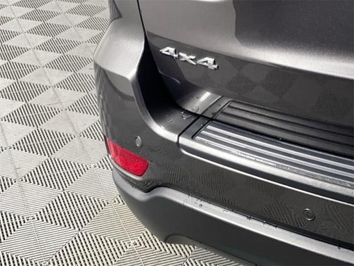 2020 Jeep Grand Cherokee Laredo