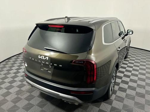 Dark Moss 2022 Kia Telluride S