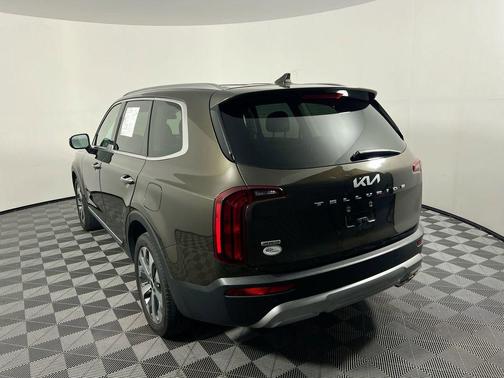 Dark Moss 2022 Kia Telluride S